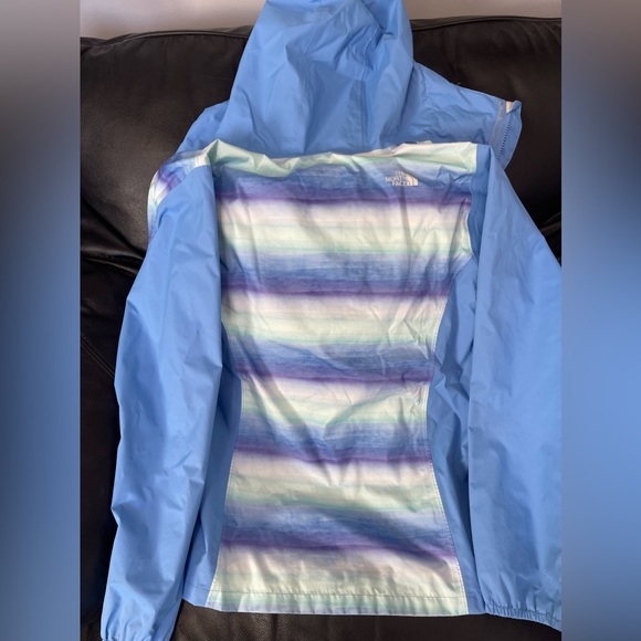The NorthFace Rain Jacket/Light Jacket - Picture 6 of 7